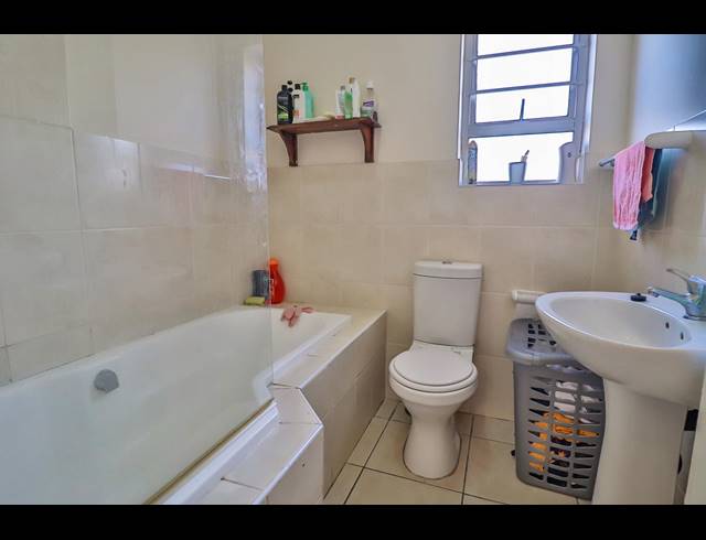 3 BEDROOM TOWNHOUSE RENTED IN GREENSHIELDS PARK